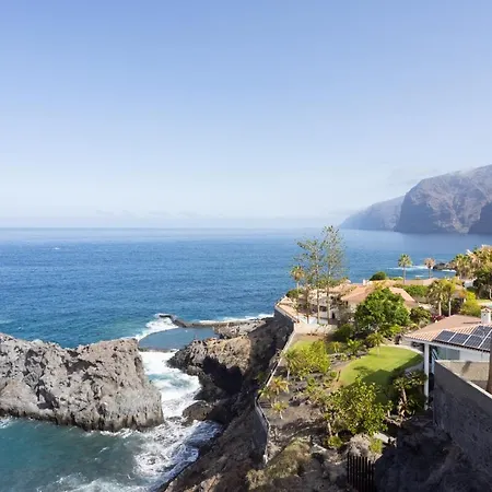 Home2book Stunning Sea Views & Pool Gigantes Appartement *